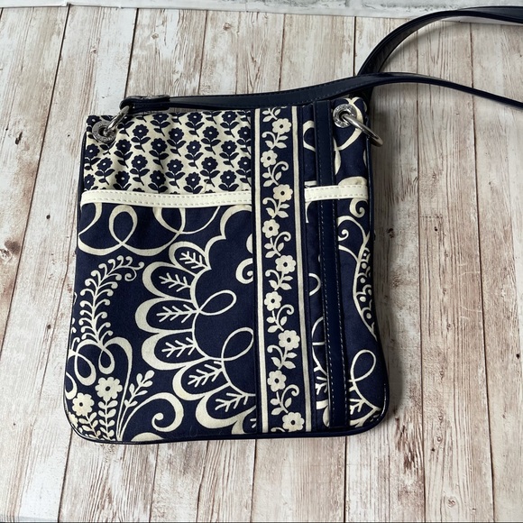 VERA BRADLEY TWIRLY BIRD NAVY WHITE CROSS BODY BAG - Picture 3 of 10
